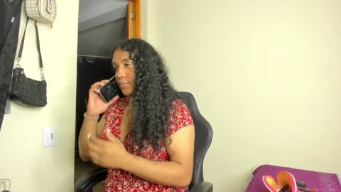 Snapshot of madisonbrunette_lxs chatting on December 24, 10:39 pm madison online show from December 24, 10:39 pm