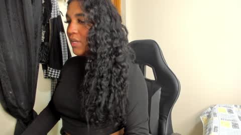 Snapshot of madisonbrunette_lxs chatting on January 4, 4:23 am madison online show from January 4, 4:23 am