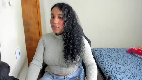 Snapshot of madisonbrunette_lxs chatting on February 3, 3:31 am madison online show from February 3, 3:31 am