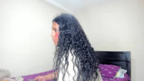 Snapshot of madisonbrunette_lxs chatting on March 7, 6:07 am madison online show from March 7, 6:07 am