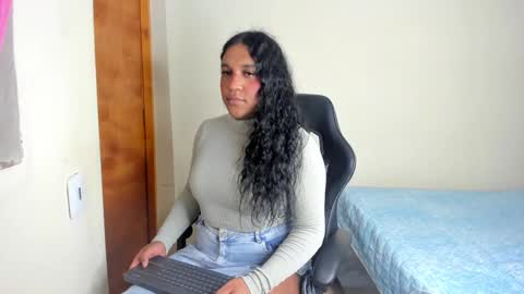 Snapshot of madisonbrunette_lxs chatting on March 8, 4:56 am madison online show from March 8, 4:56 am