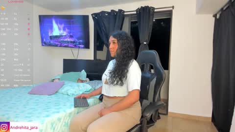 Snapshot of madisonbrunette_lxs chatting on September 13, 3:23 am madison online show from September 13, 3:23 am