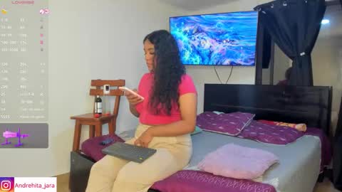 Snapshot of madisonbrunette_lxs chatting on September 19, 3:23 am madison online show from September 19, 3:23 am