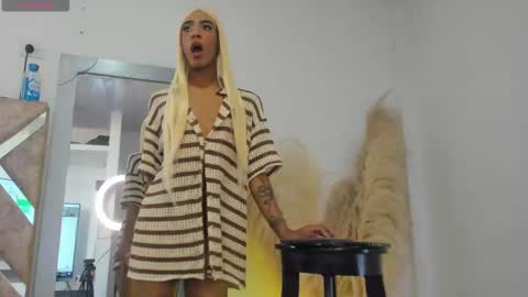 Snapshot of madisson_beerr chatting on September 21, 4:13 pm madisson_beerr online show from September 21, 4:13 pm
