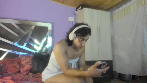 Snapshot of maggie_fit chatting on December 10, 2:06 pm maggie_fit online show from December 10, 2:06 pm