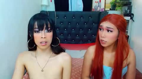 BELLA AND HANA online show from November 17, 7:25 pm