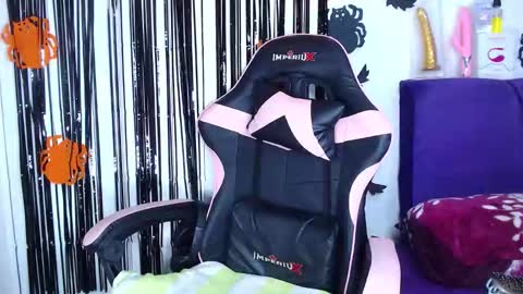 Mandy Mosquera online show from October 15, 8:53 pm