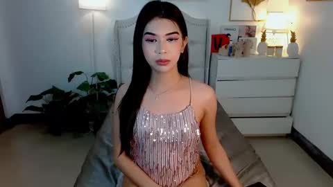 Snapshot of margaret_deluxe chatting on January 23, 3:58 am MARGARET online show from January 23, 3:58 am