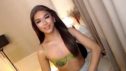 Snapshot of mariah_clara chatting on October 1, 6:52 pm mariah_clara online show from October 1, 6:52 pm