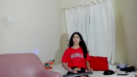 Snapshot of mariana_16_ chatting on December 18, 3:00 pm mariana_16_ online show from December 18, 3:00 pm