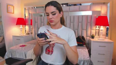 Snapshot of mariiahneedles chatting on December 22, 10:36 pm mariiahneedles online show from December 22, 10:36 pm
