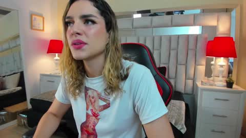 Snapshot of mariiahneedles chatting on January 10, 8:15 pm mariiahneedles online show from January 10, 8:15 pm