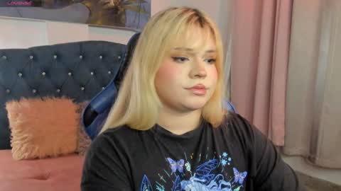 Snapshot of maxxxine_ chatting on January 29, 2:30 am Maxine Minx online show from January 29, 2:30 am