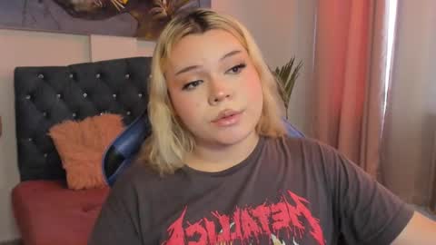 Snapshot of maxxxine_ chatting on February 11, 3:29 pm Maxine Minx online show from February 11, 3:29 pm