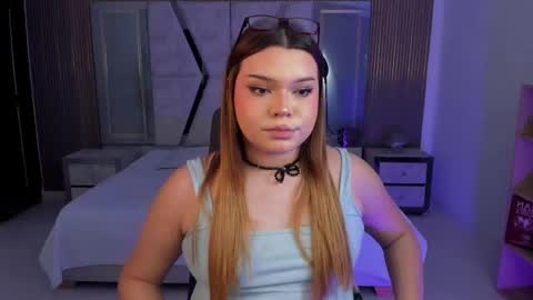 Snapshot of maxxxine_ chatting on October 10, 3:35 pm Maxine Minx online show from October 10, 3:35 pm