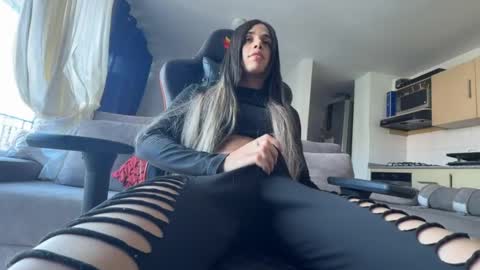   online show from October 13, 7:25 pm