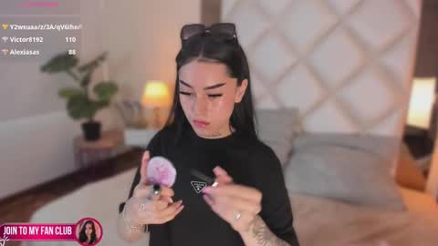 Snapshot of megan_dh chatting on September 18, 2:00 pm Megan online show from September 18, 2:00 pm
