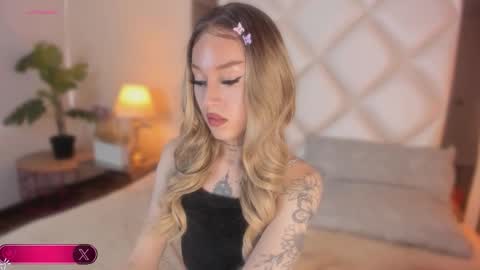 Snapshot of megan_dh chatting on October 7, 2:29 pm Megan online show from October 7, 2:29 pm
