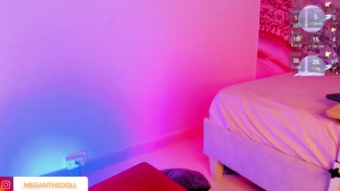 Meghan the doll online show from October 15, 8:20 pm