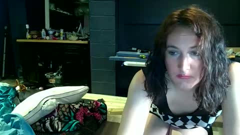Snapshot of meghanhanx chatting on October 18, 9:18 pm meghan online show from October 18, 9:18 pm