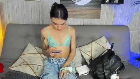 Snapshot of melany_27 chatting on October 7, 3:24 pm Melany online show from October 7, 3:24 pm