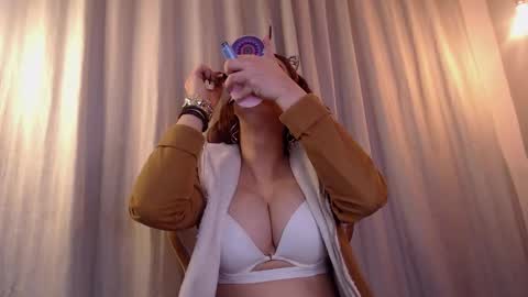 meriiiidaa online show from October 14, 3:07 am