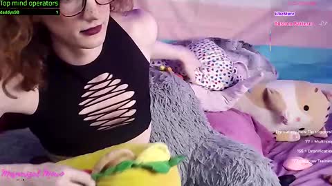 Snapshot of mesmerized_mowo chatting on September 14, 10:14 pm mesmerized_mowo online show from September 14, 10:14 pm
