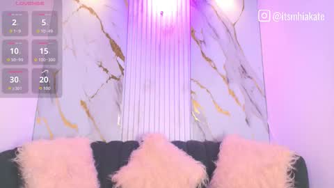 Snapshot of mhia_kate chatting on October 6, 12:05 pm Mhia Kate online show from October 6, 12:05 pm