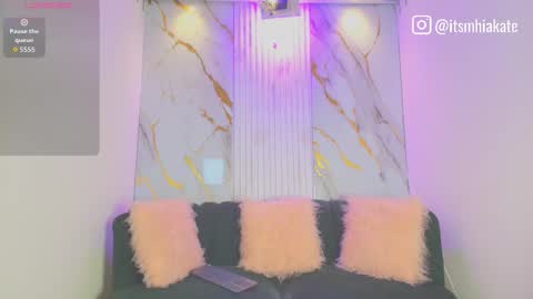 Snapshot of mhia_kate chatting on October 7, 12:06 pm Mhia Kate online show from October 7, 12:06 pm