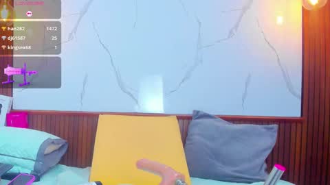 Snapshot of mia_conde1_ chatting on October 7, 6:25 am Mia Conde online show from October 7, 6:25 am