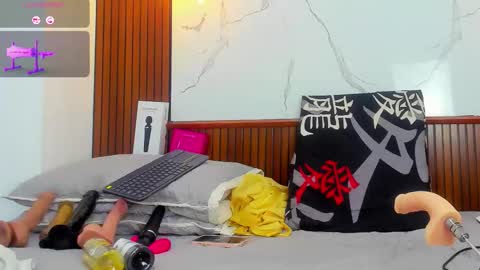 Mia Conde online show from November 7, 5:18 am