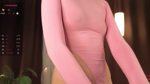 Mia  Roxy online show from October 18, 12:31 pm