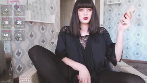 Snapshot of mia_wallase chatting on December 25, 7:24 am mia_wallase online show from December 25, 7:24 am