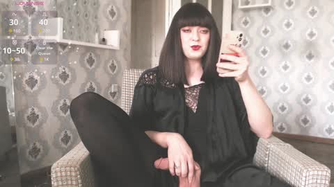 Snapshot of mia_wallase chatting on January 7, 8:26 am mia_wallase online show from January 7, 8:26 am