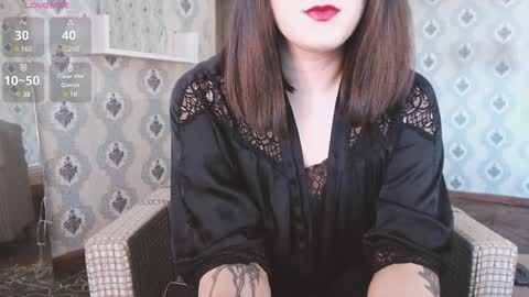 Snapshot of mia_wallase chatting on February 5, 8:32 am mia_wallase online show from February 5, 8:32 am