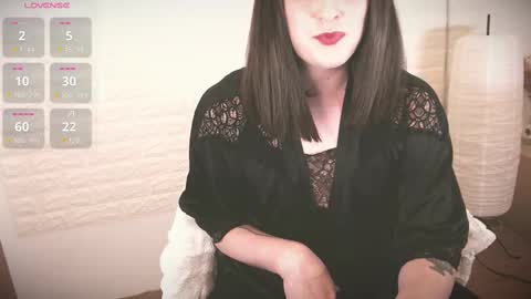 Snapshot of mia_wallase chatting on February 22, 2:08 pm mia_wallase online show from February 22, 2:08 pm