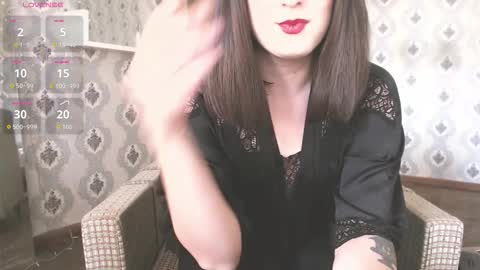 mia_wallase online show from January 11, 8:43 am
