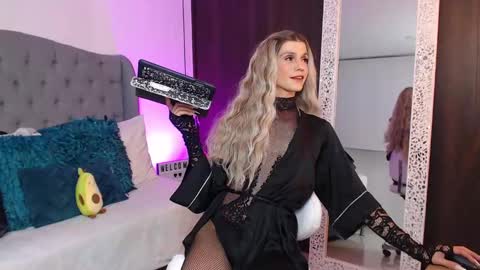 Mia Romanove online show from December 13, 4:11 am