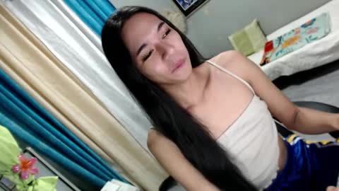 Snapshot of miatrixs chatting on January 4, 5:47 pm Mia online show from January 4, 5:47 pm