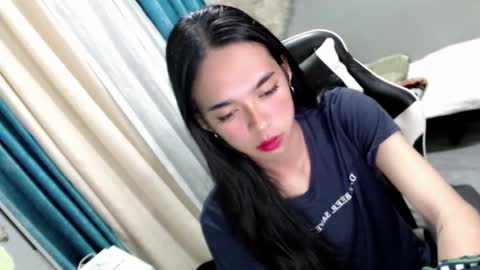 Snapshot of miatrixs chatting on January 15, 11:43 am Mia online show from January 15, 11:43 am