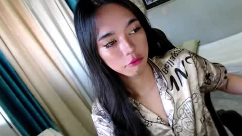 Snapshot of miatrixs chatting on January 16, 11:37 pm Mia online show from January 16, 11:37 pm