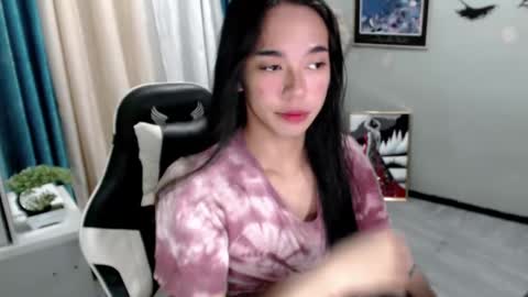 Snapshot of miatrixs chatting on January 25, 7:16 pm Mia online show from January 25, 7:16 pm