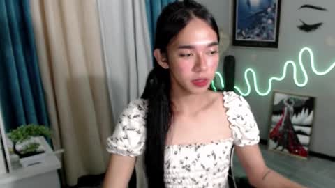 Snapshot of miatrixs chatting on February 2, 11:30 am Mia online show from February 2, 11:30 am