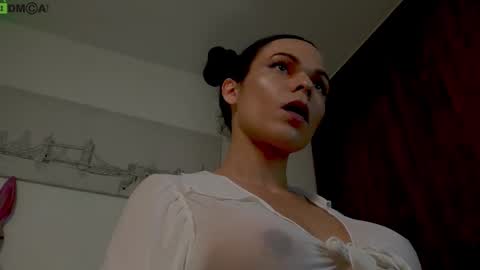 Mia online show from October 12, 1:57 pm