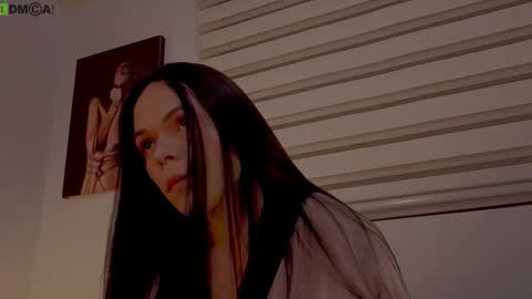 Mia online show from February 21, 9:23 am