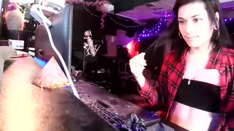 michelle_flowers online show from October 23, 4:05 am