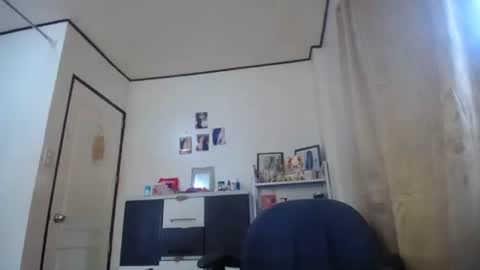 Snapshot of midnight_boner03 chatting on September 20, 5:24 am selena online show from September 20, 5:24 am
