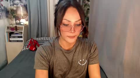 Snapshot of midnightraven27 chatting on September 20, 10:21 am Dont forget to follow online show from September 20, 10:21 am
