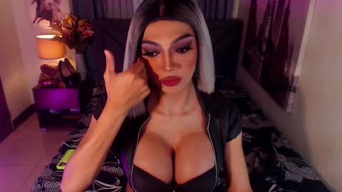 Snapshot of midnightscentxx chatting on January 17, 7:19 am KATE online show from January 17, 7:19 am