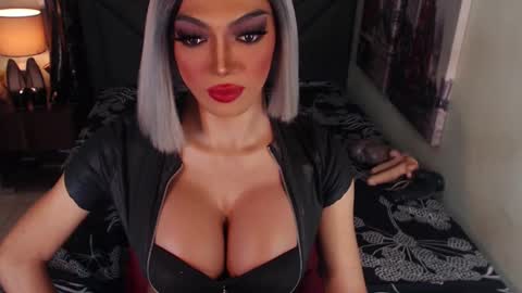 Snapshot of midnightscentxx chatting on January 28, 6:05 am KATE online show from January 28, 6:05 am